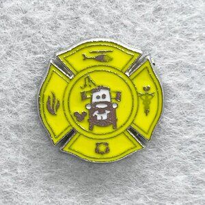 🔮 5/$25 Disney Cars Mater's‎ Junkyard Jamboree Signs Rescue Squad Mater Pin